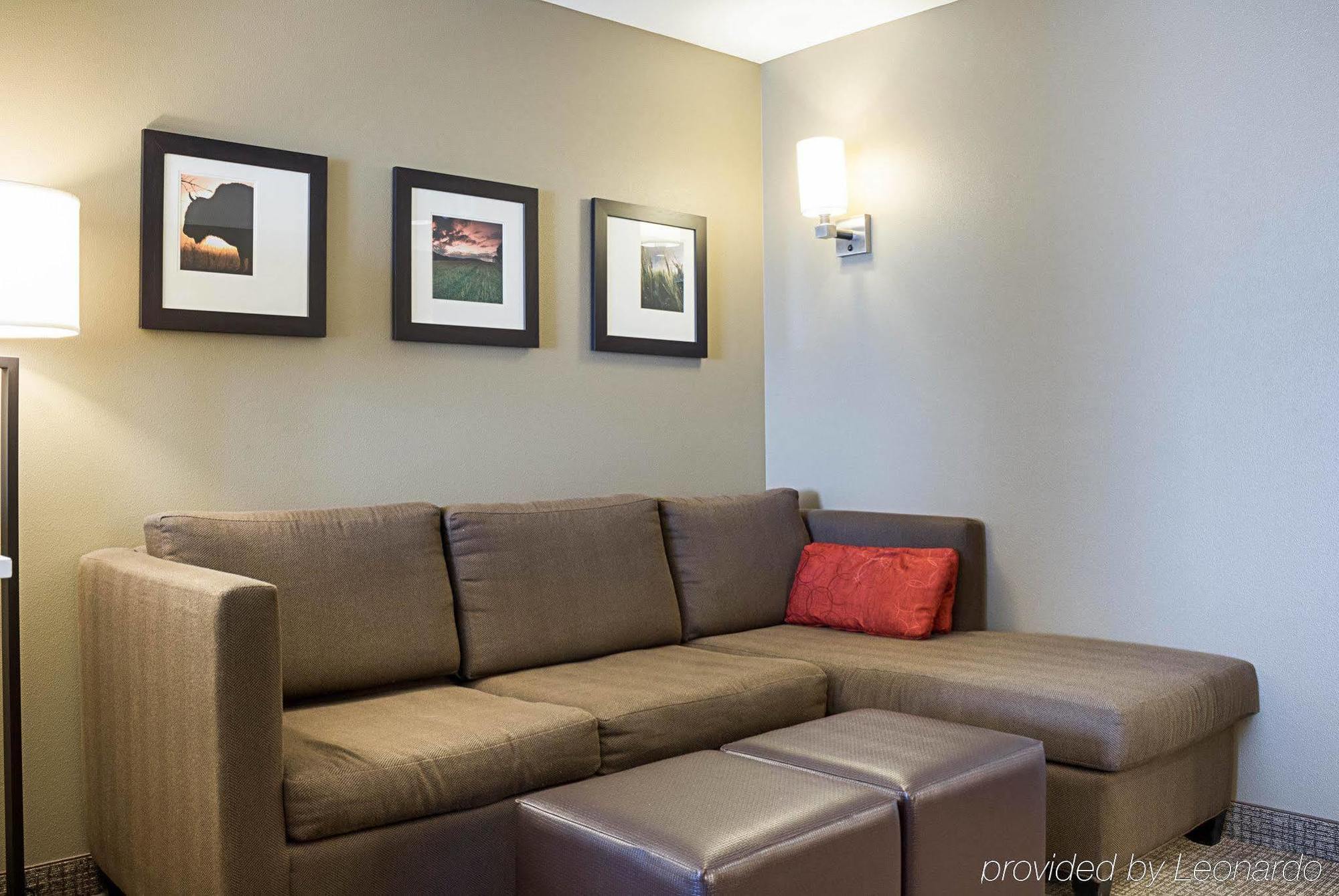 Comfort Suites Fargo Medical Center Exterior foto