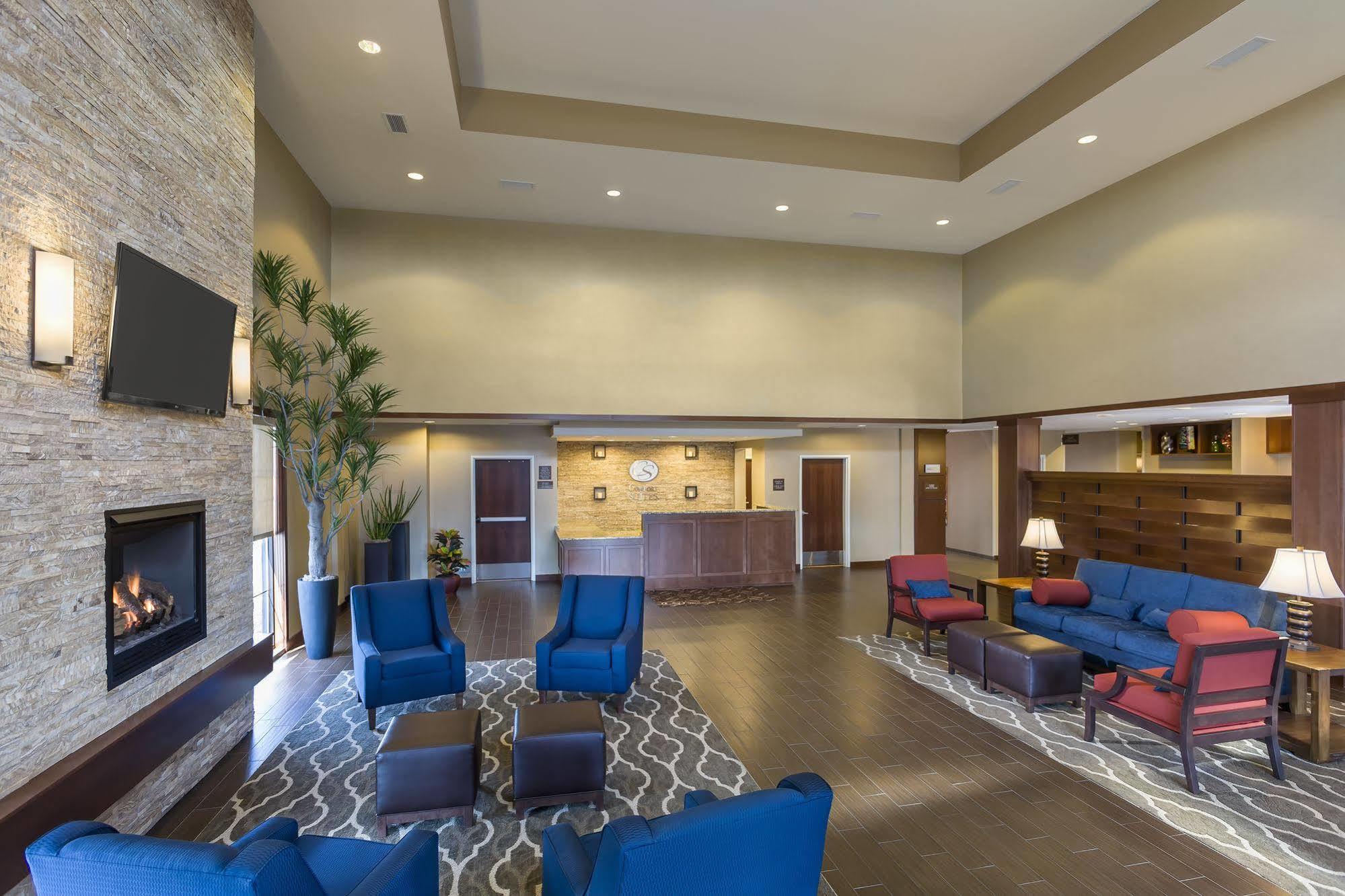 Comfort Suites Fargo Medical Center Exterior foto